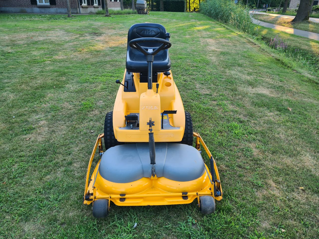 Stiga Villa frontmaaier mulch mulchmaaier zitmaaier hydrostaat.