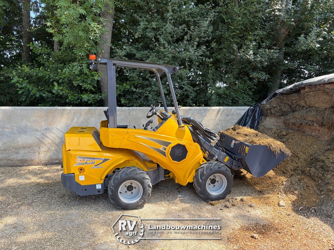 Eurotrac T11 minishovel (telescoopgiek!)