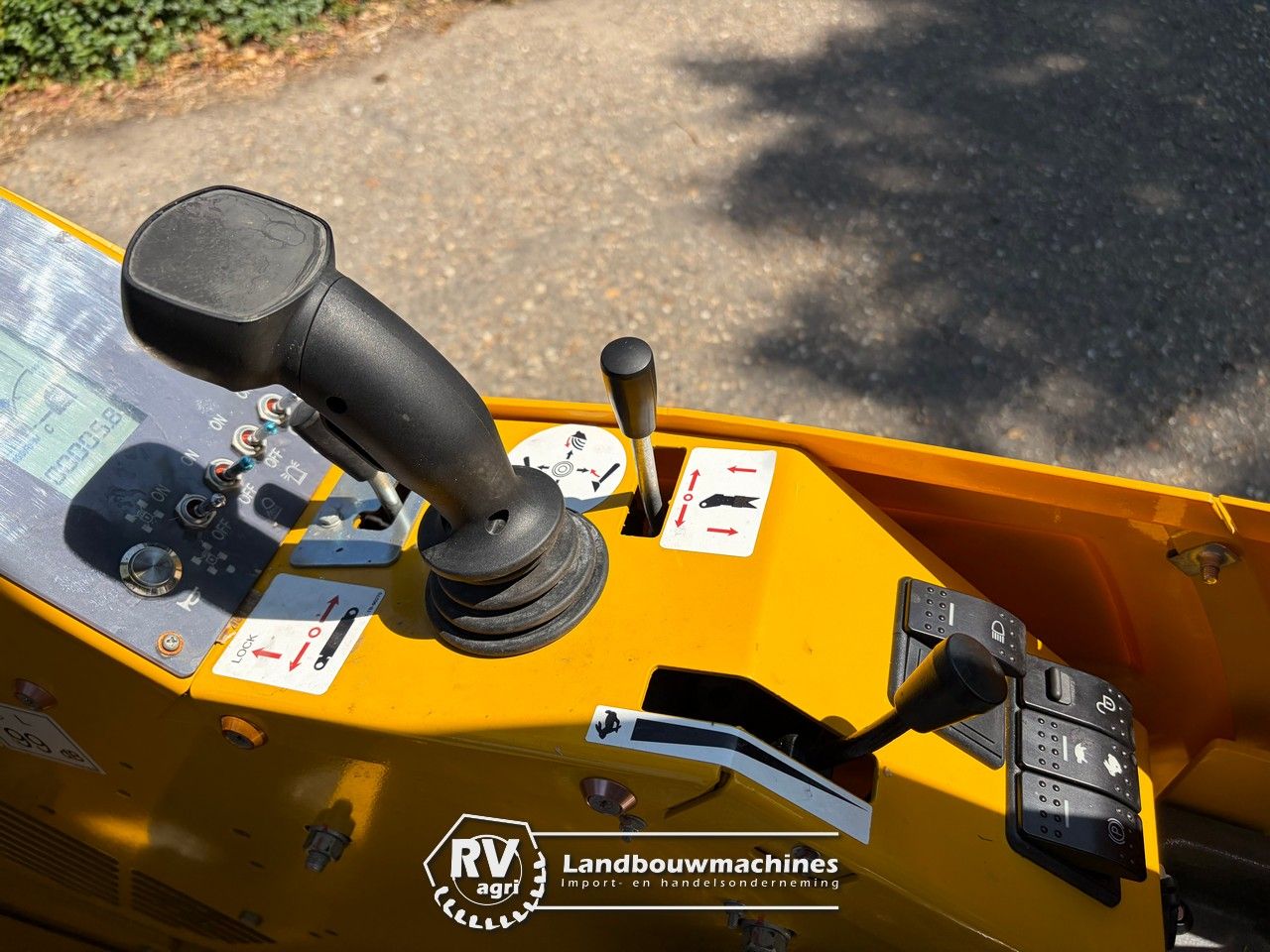 Eurotrac T11 minishovel (telescoopgiek!)