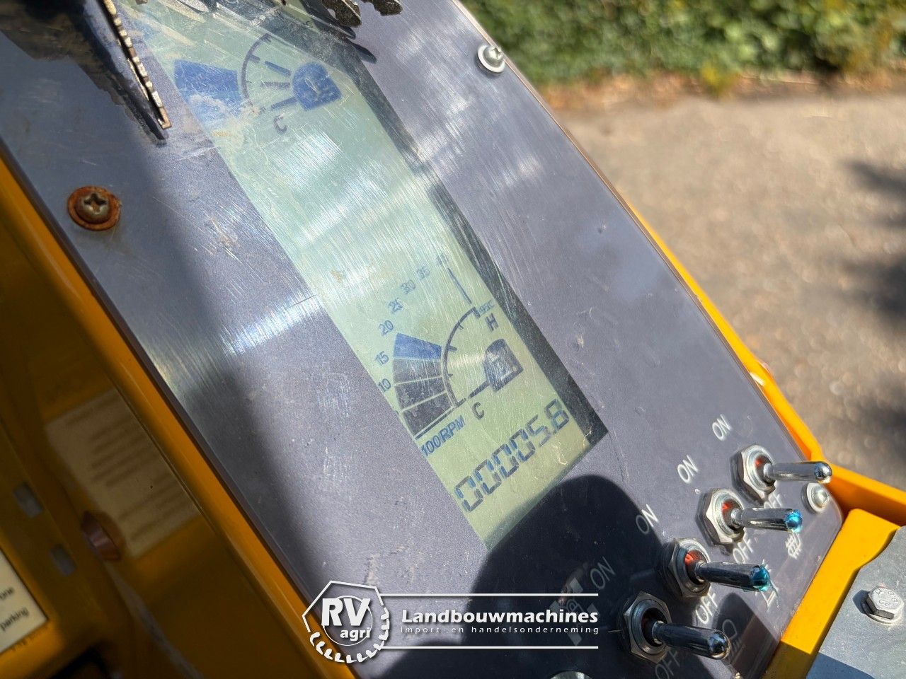 Eurotrac T11 minishovel (telescoopgiek!)