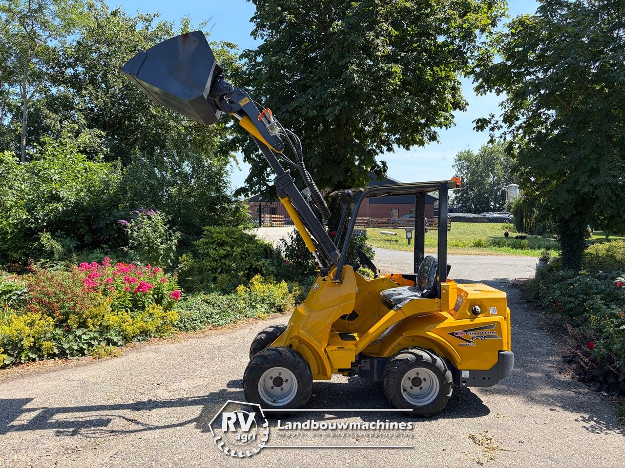 Eurotrac T11 minishovel (telescoopgiek!)