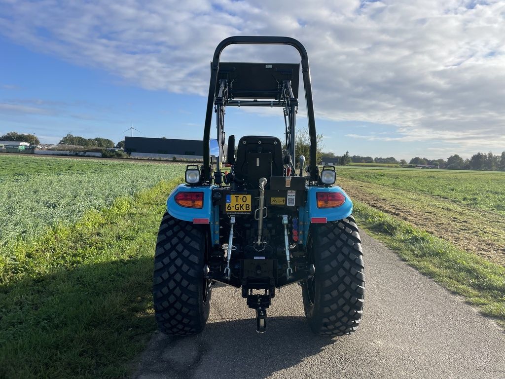 Knegt 404 compact tractor NIEUW met frontlader €340 LEASE