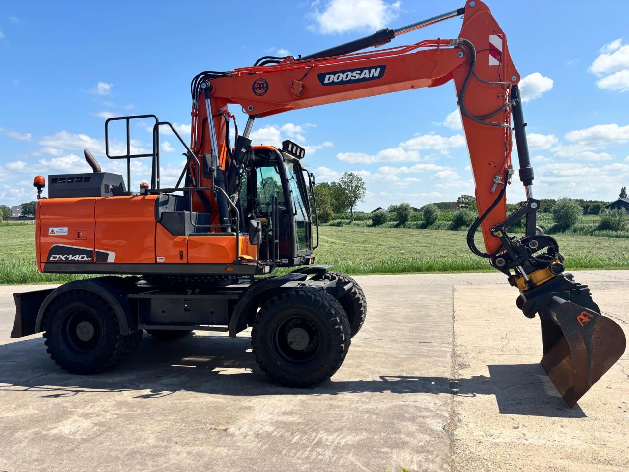 Doosan DX140W-5