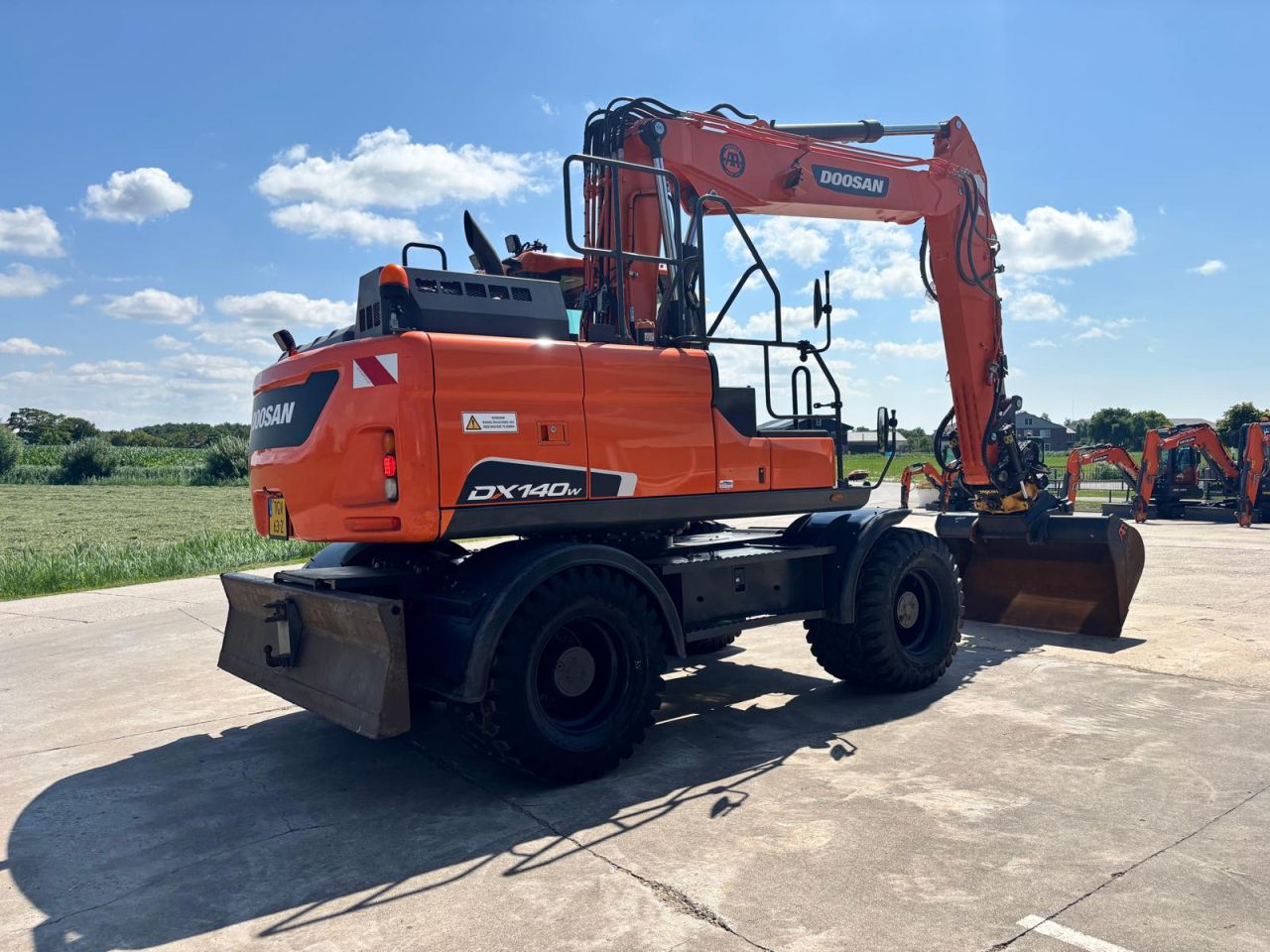 Doosan DX140W-5