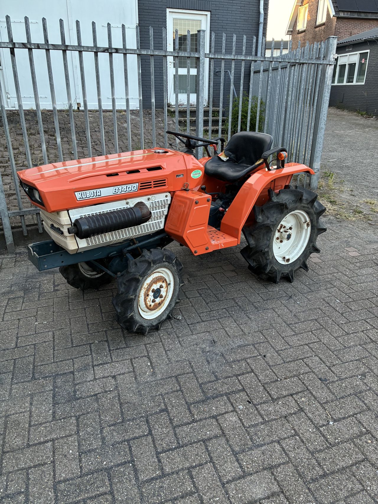 Kubota b1400 4x4 met Grondfrees