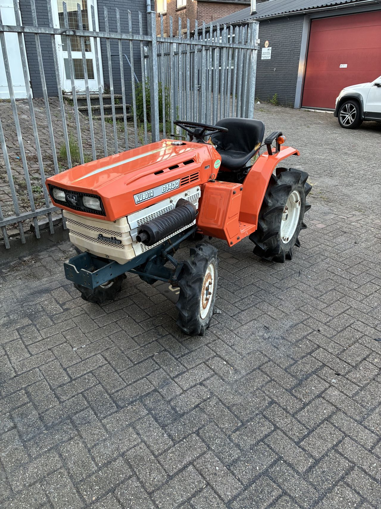 Kubota b1400 4x4 met Grondfrees