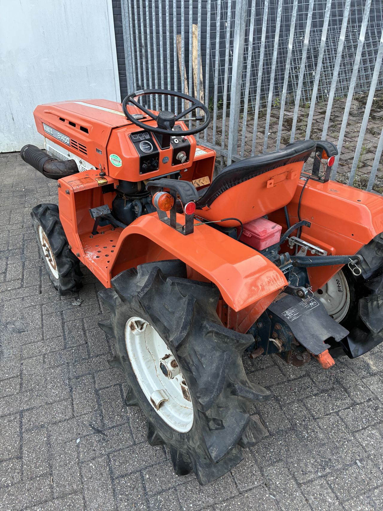 Kubota b1400 4x4 met Grondfrees