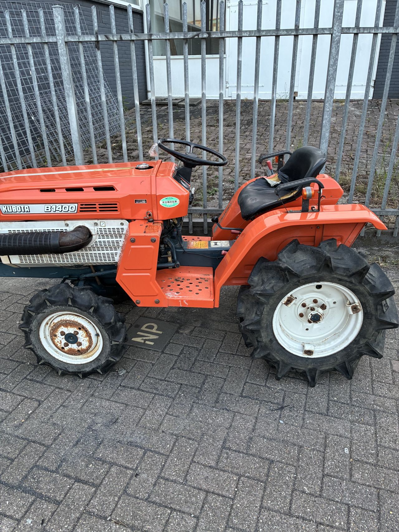 Kubota b1400 4x4 met Grondfrees