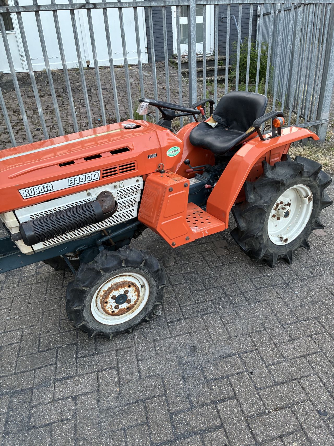 Kubota b1400 4x4 met Grondfrees
