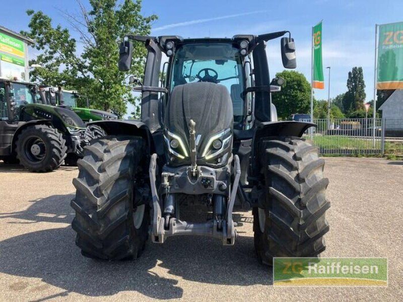 Valtra Q245