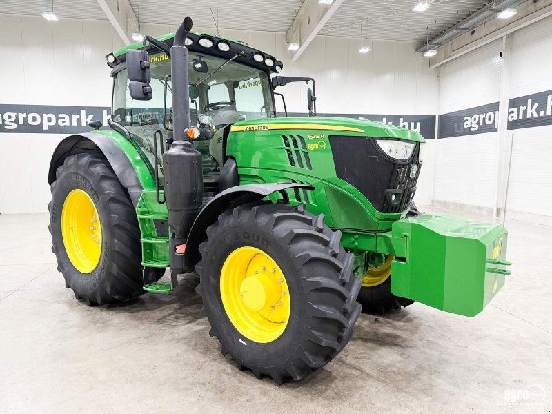 John Deere 6215R