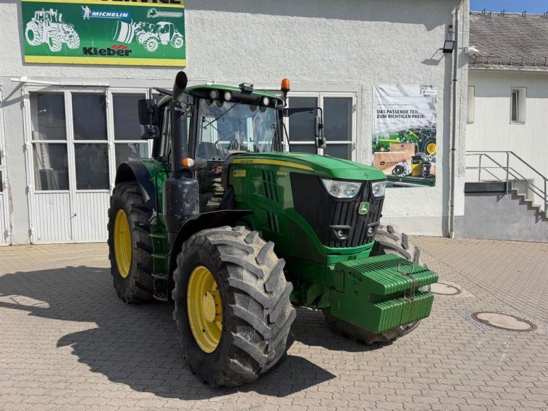 John Deere 6195M