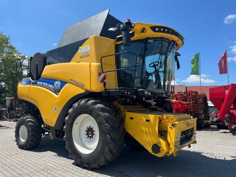 New Holland CR 8.90