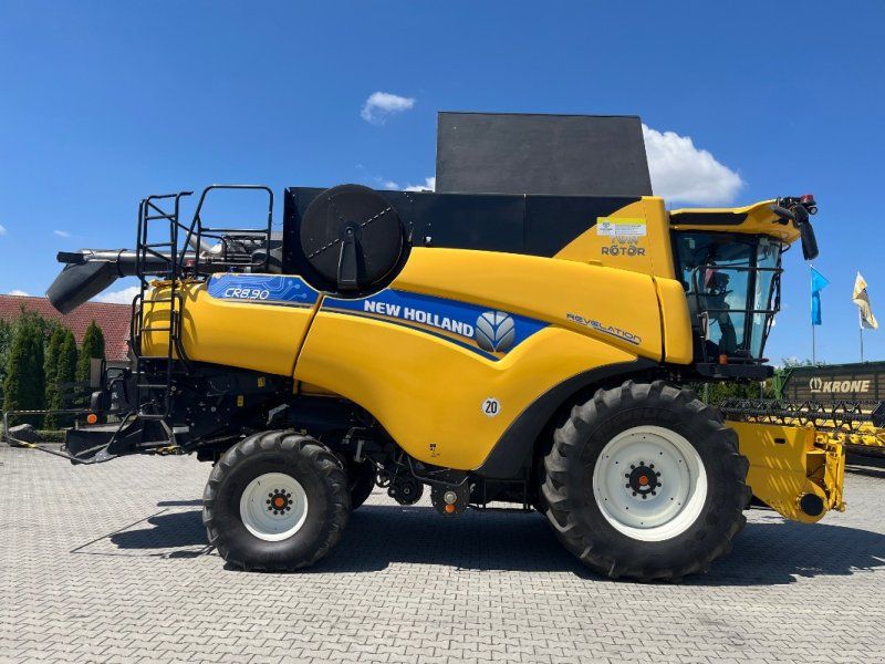 New Holland CR 8.90