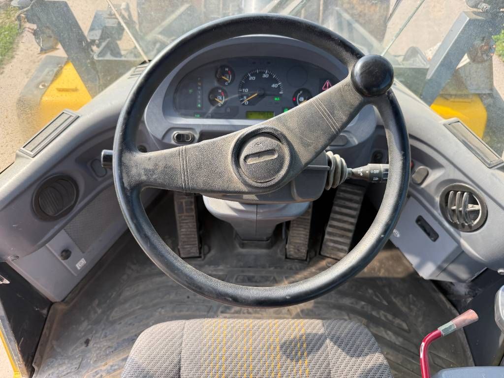 Komatsu WA200PZ-6 - Auto Greasing / Joystick Controls / AC