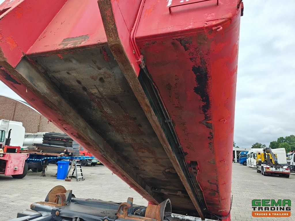 A.J.K. 17m3 Insulated Hooklift Container Bin + Environmental Valves - Hardox