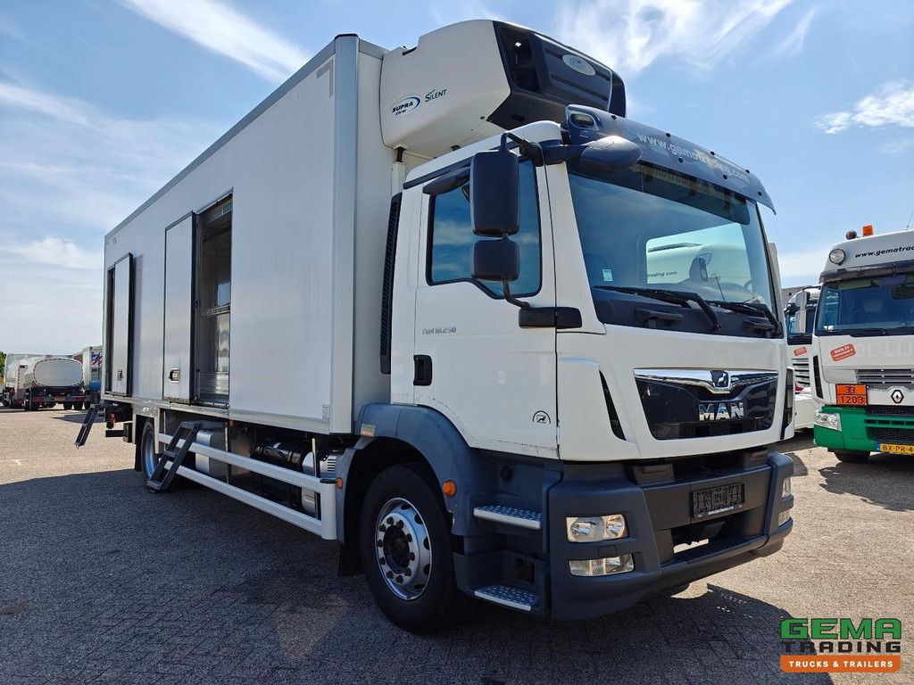 MAN TGM 18.250 4x2 DayCab Euro6C - Lamberet 8.0m Refrigerated/Freezer Box + Carrier Supra1250MT + Dhollandia 2000KG - Side Doors - Belgian Registration