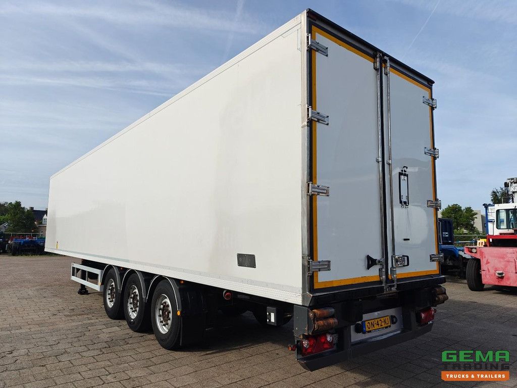 Technokar Trailer T3SP38 Carrier Vector 1550 - 5,841 Diesel Hours - Lift Axle - SAF axles Disc Brake