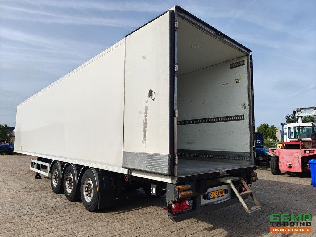 Technokar Trailer T3SP38 Carrier Vector 1550 - 5,841 Diesel Hours - Lift Axle - SAF axles Disc Brake