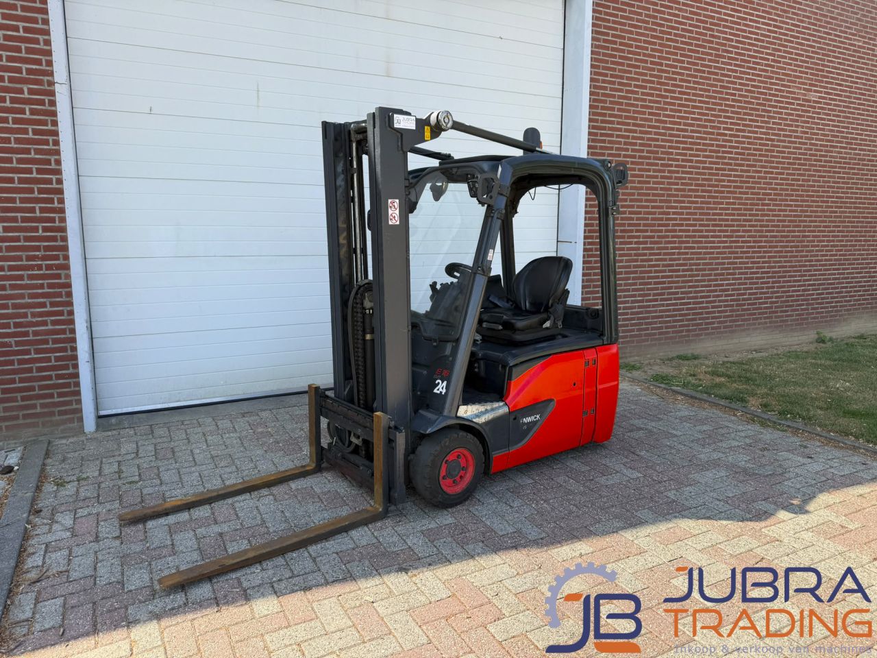 Linde E16-02 Elektro-Gabelstapler | 2017 | 14572 Std. | 1,6 T |