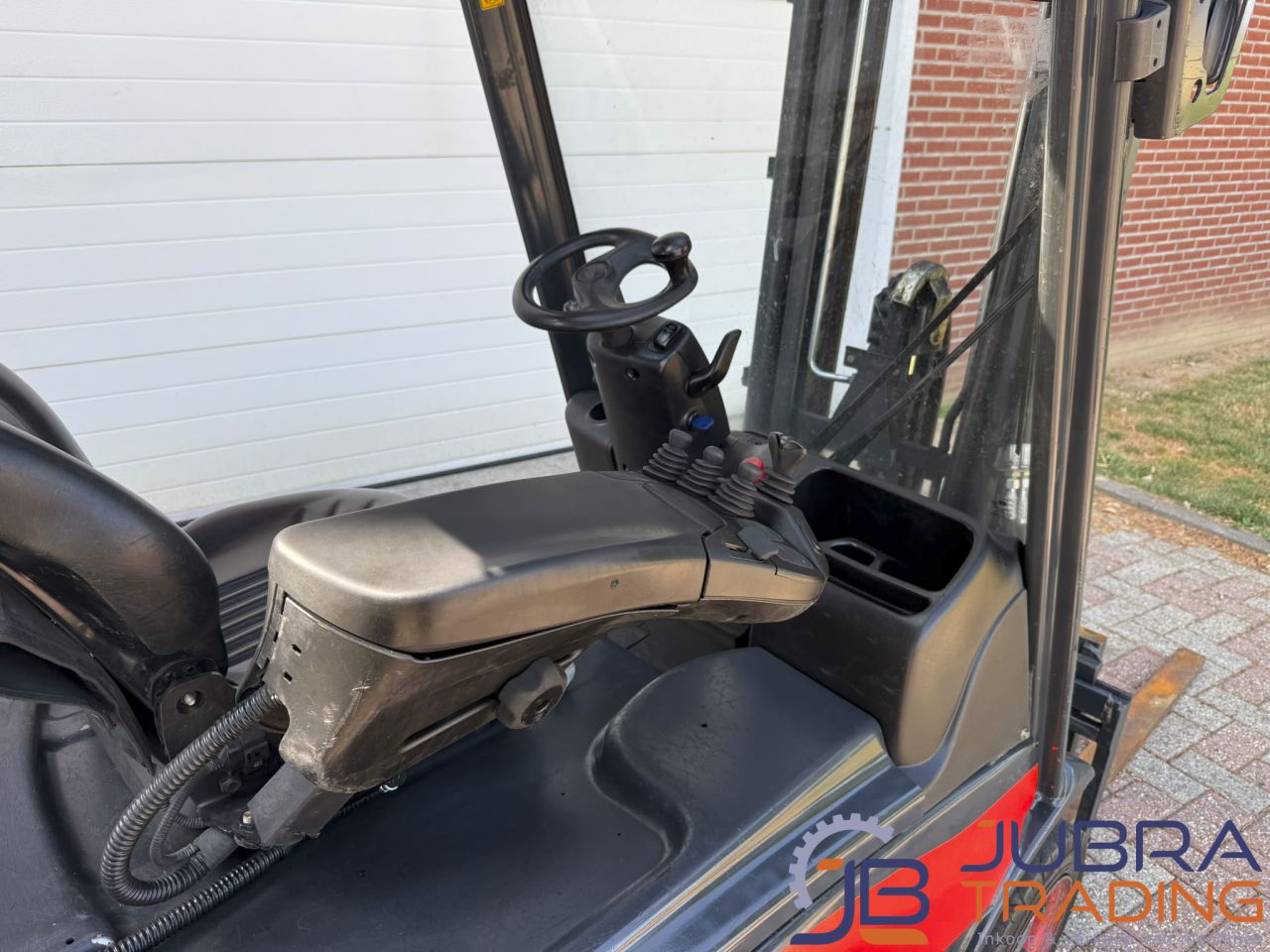 Linde E16-02 Elektro-Gabelstapler | 2017 | 14572 Std. | 1,6 T |