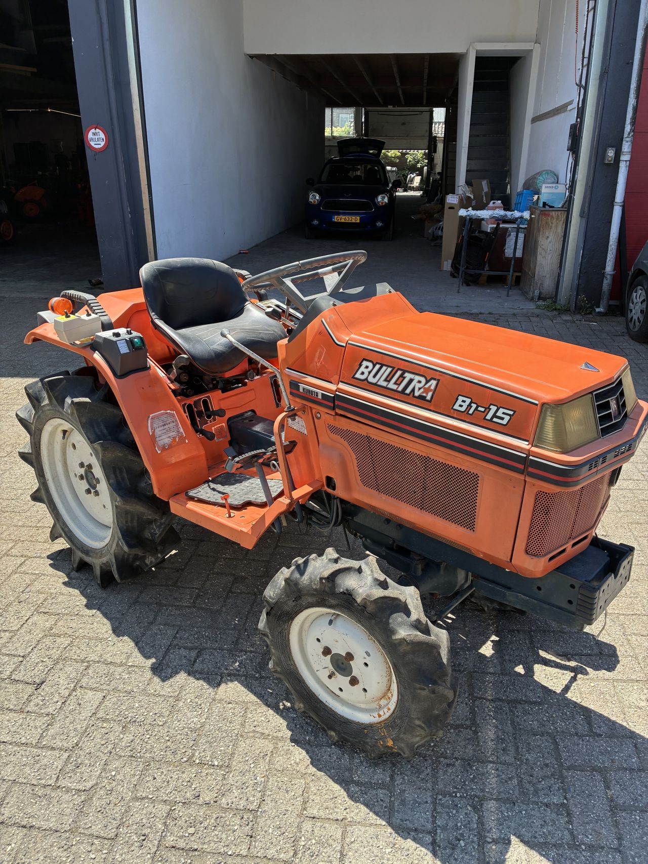 Kubota b1400 4x4 met Grondfrees