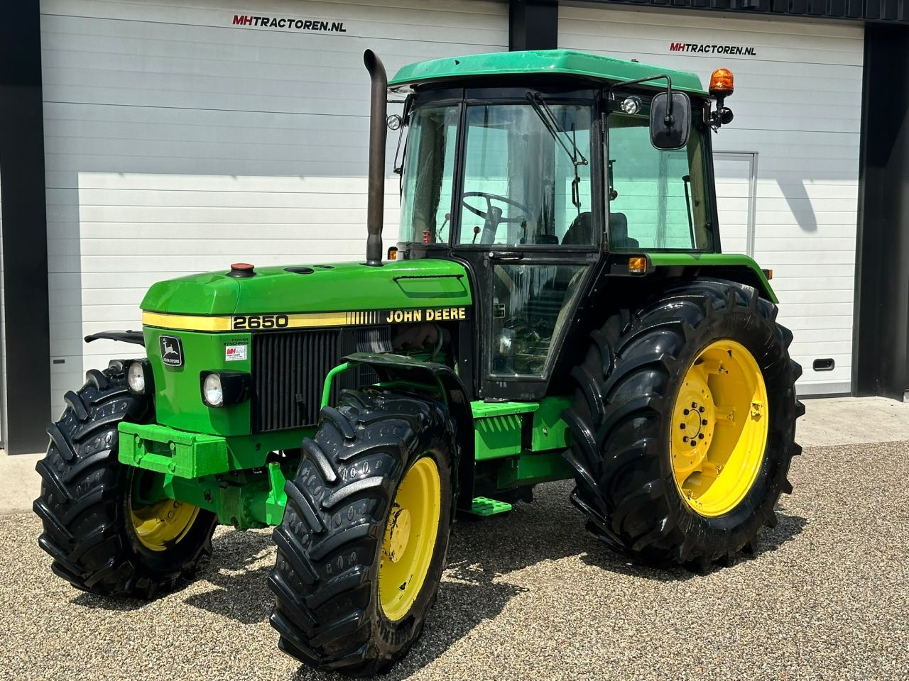 John Deere 2650