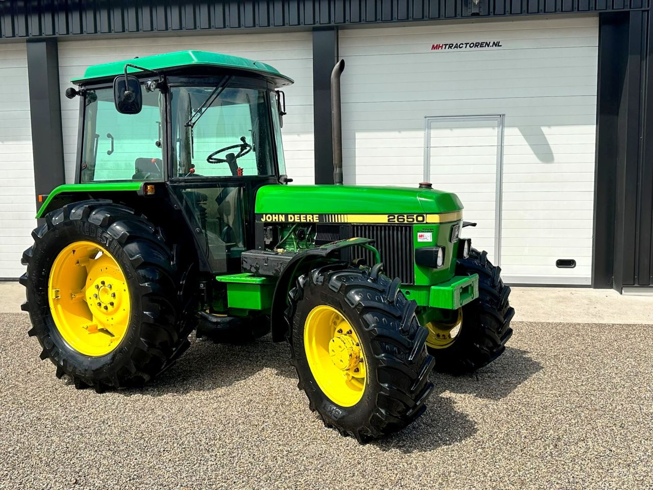 John Deere 2650