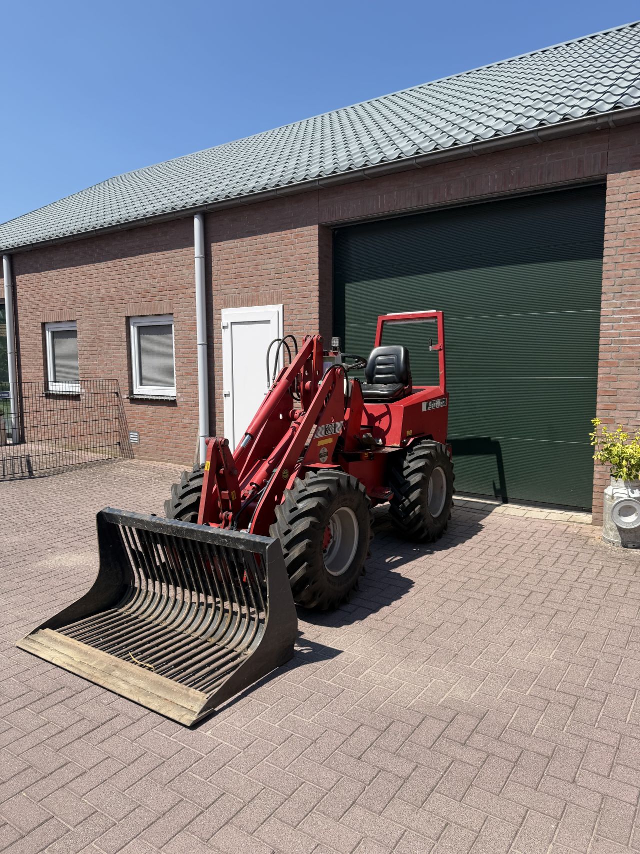 Schäffer 336 mini loader shovel