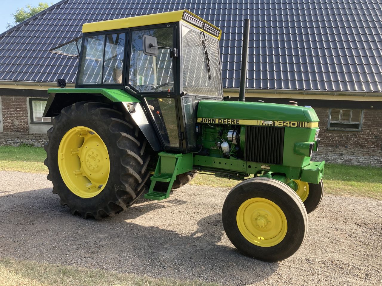 John Deere 1640