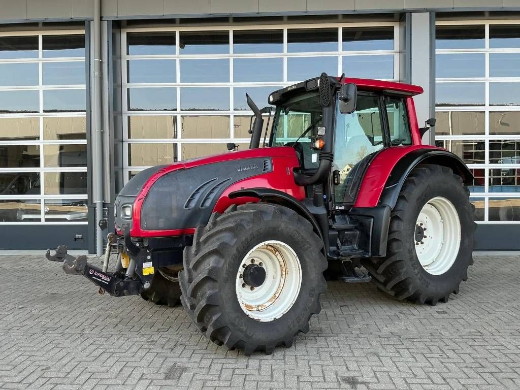 Valtra T132 direct met Fronthef en PTO