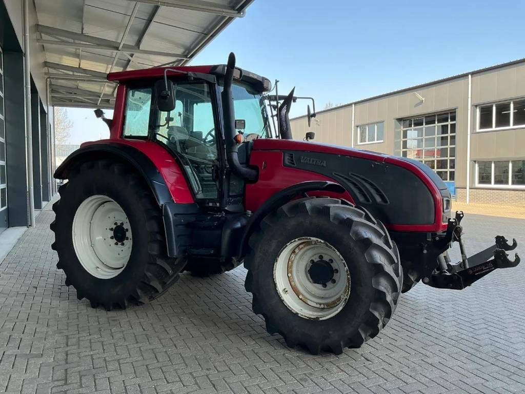 Valtra T132 direct met Fronthef en PTO