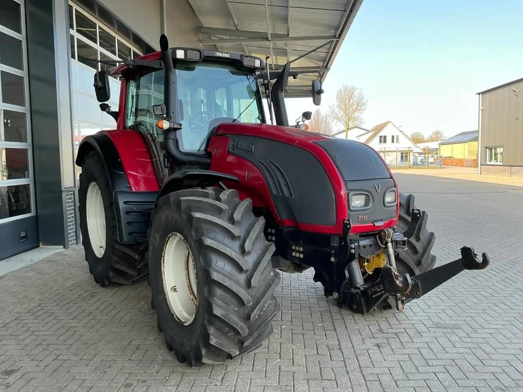 Valtra T132 direct met Fronthef en PTO