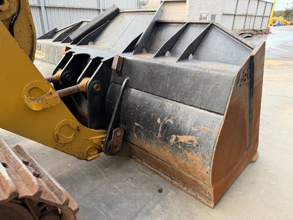 CAT 973D