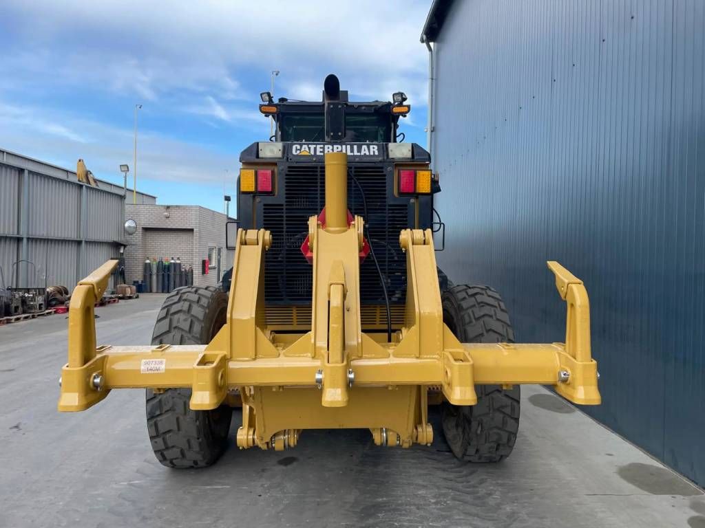 CAT 140M