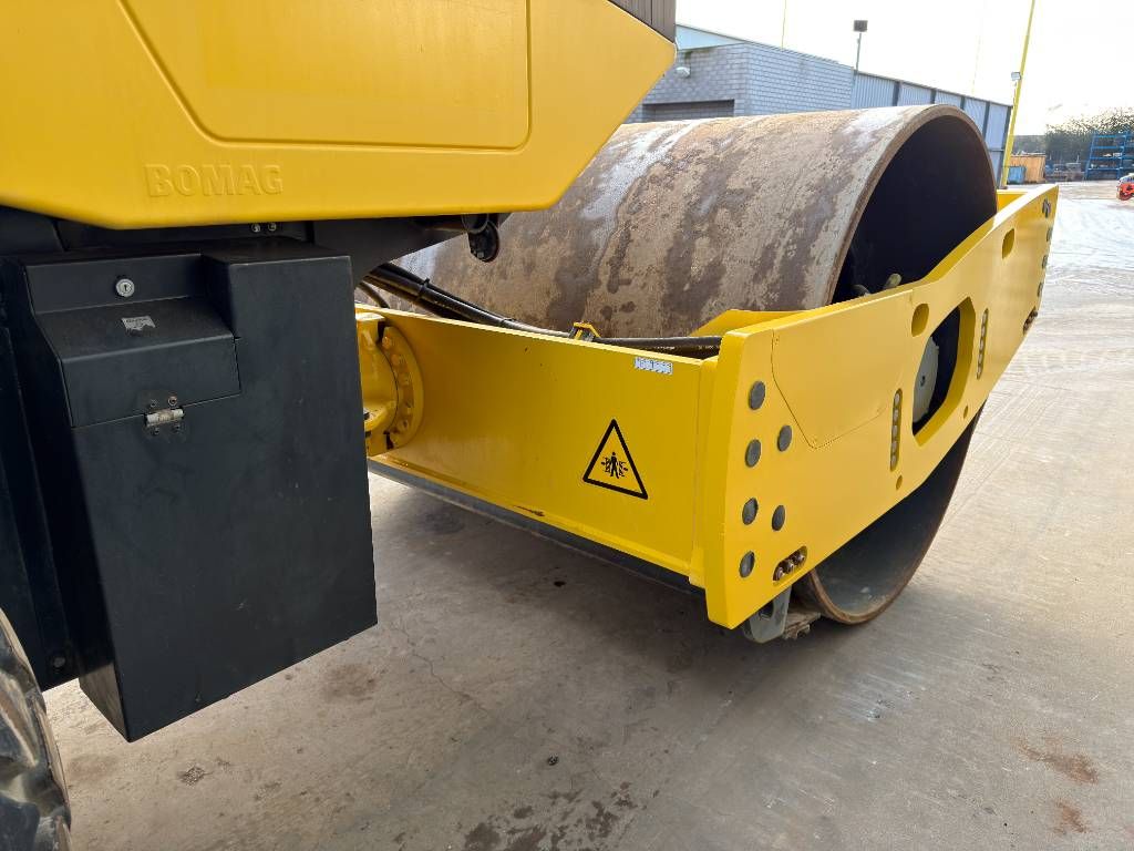 Bomag BW213D-5