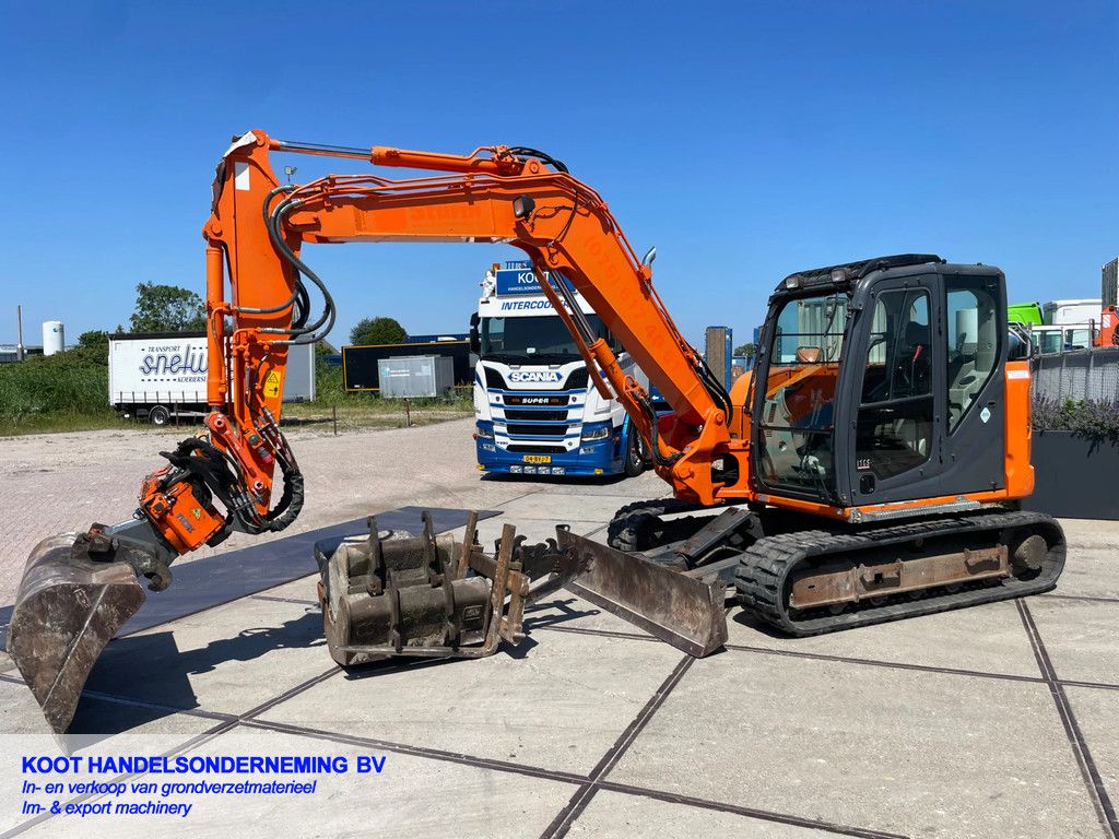 Kobelco SK85msr-3 DKS-Draaikantel-4 Bakken!