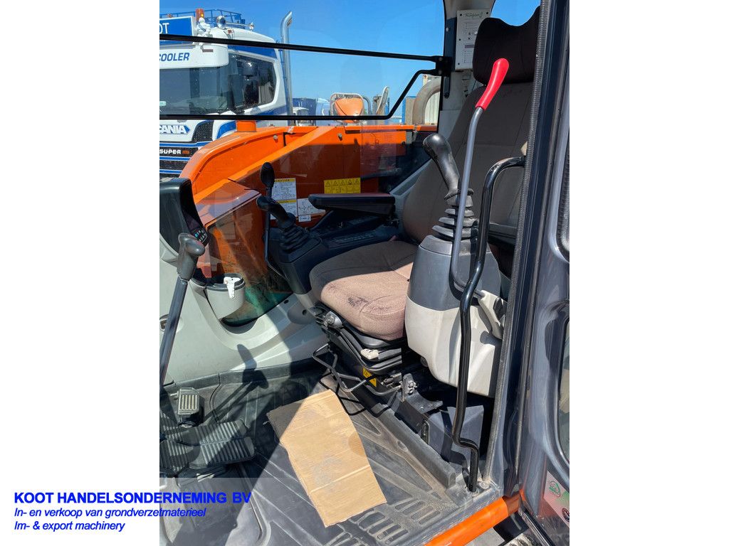 Kobelco SK85msr-3 DKS-Draaikantel-4 Bakken!