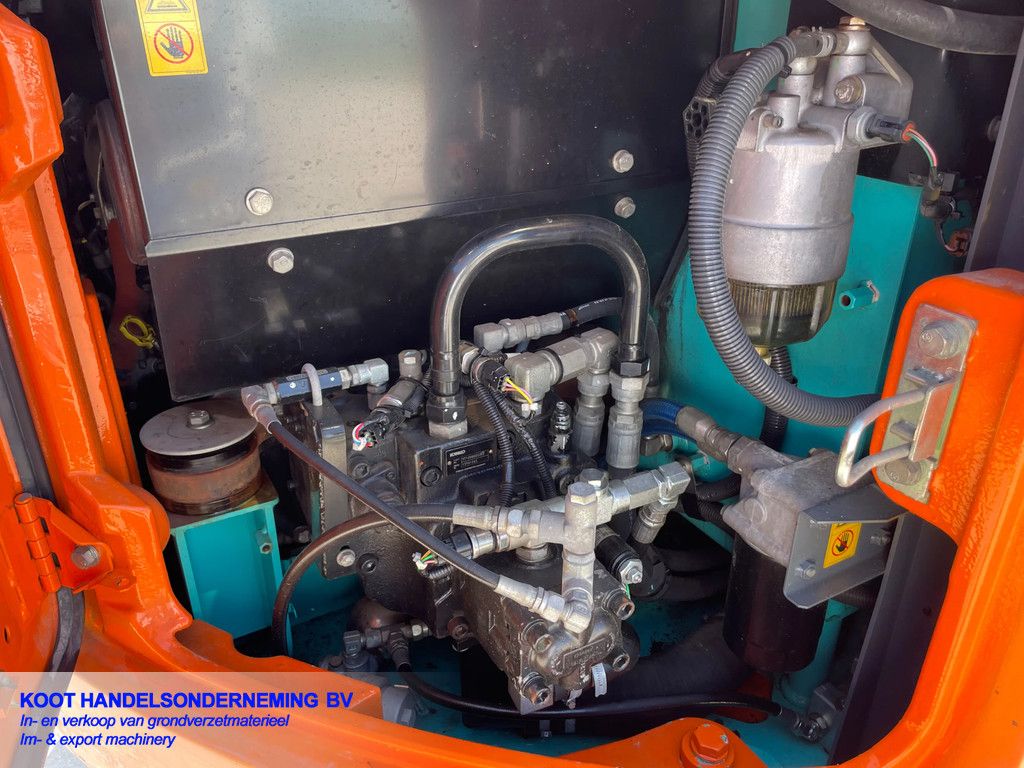 Kobelco SK85msr-3 DKS-Draaikantel-4 Bakken!