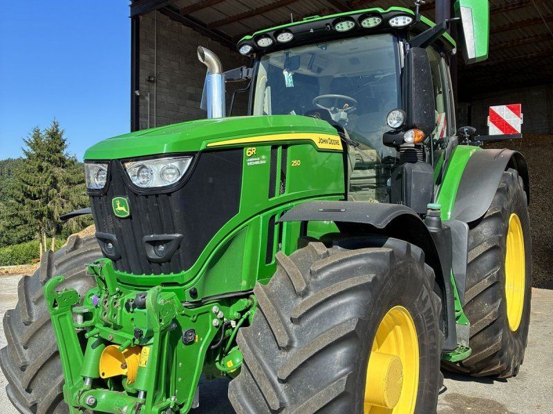 John Deere 6R250