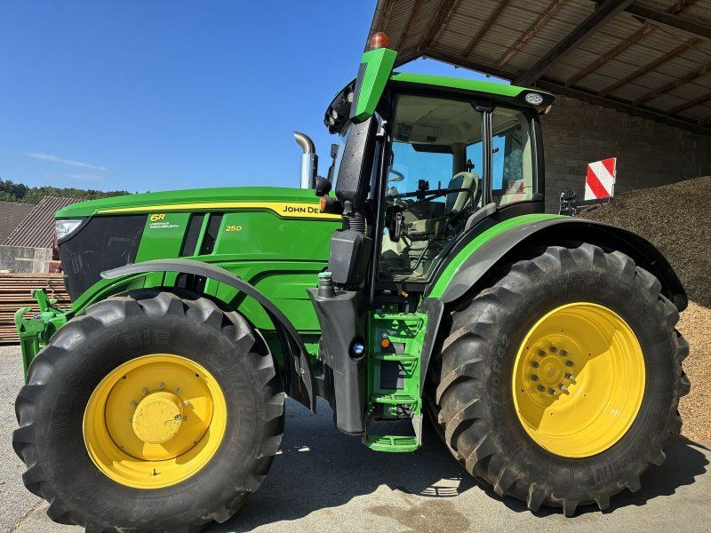 John Deere 6R250