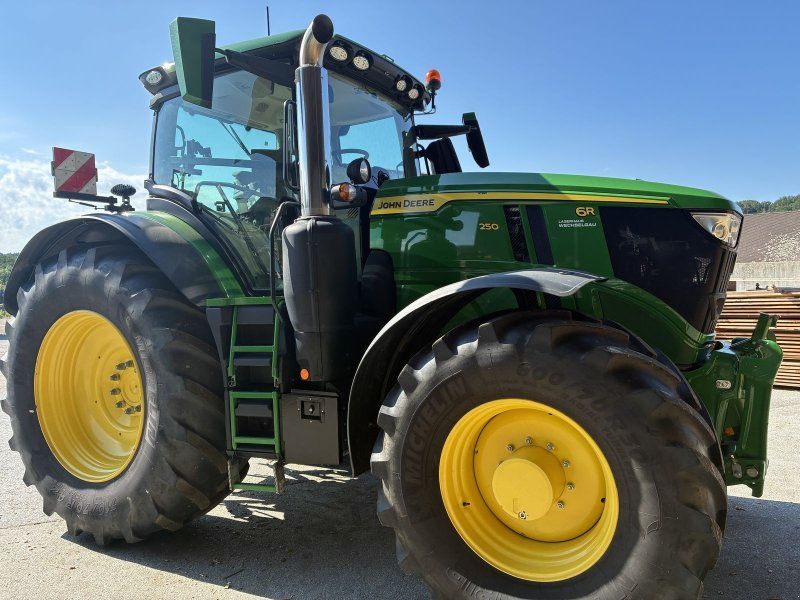John Deere 6R250