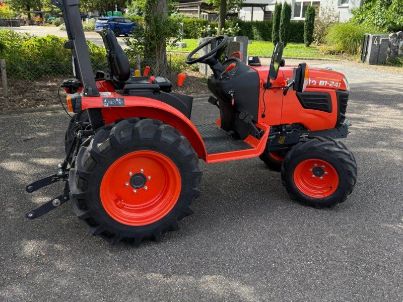 Kubota B1241