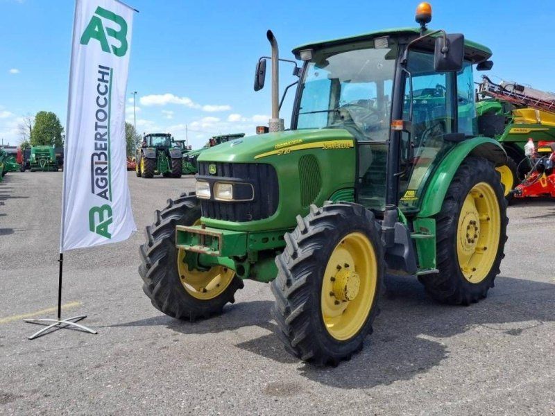 John Deere 5720
