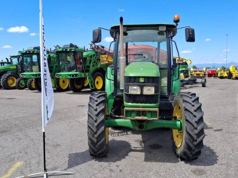 John Deere 5720