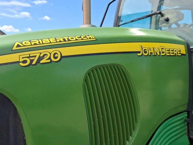John Deere 5720