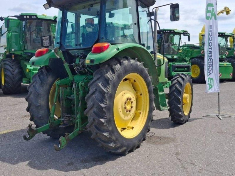 John Deere 5720
