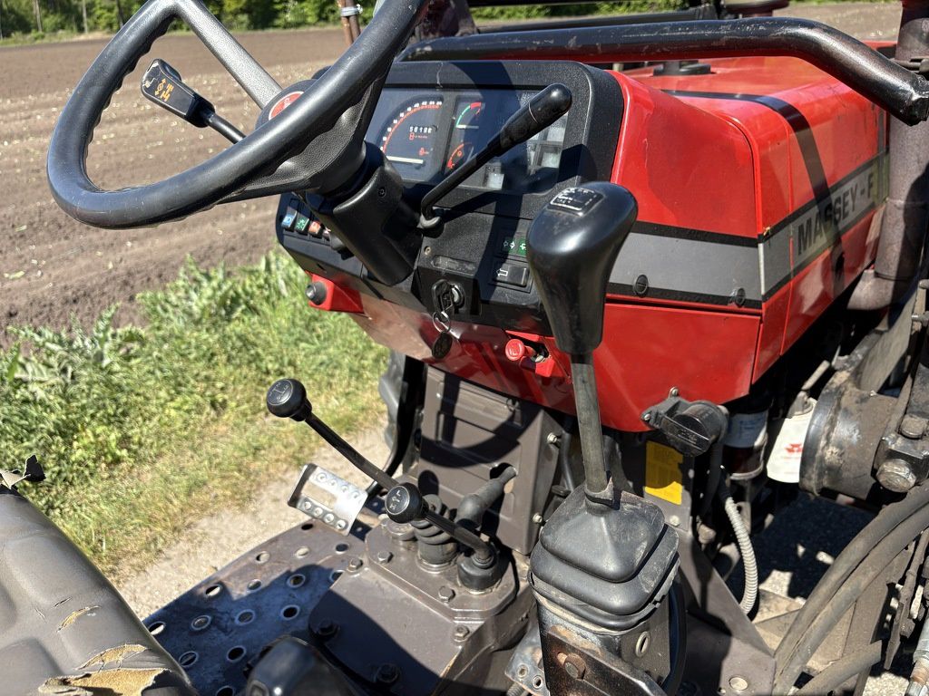 Massey-Ferguson 362 cabrio met frontlader