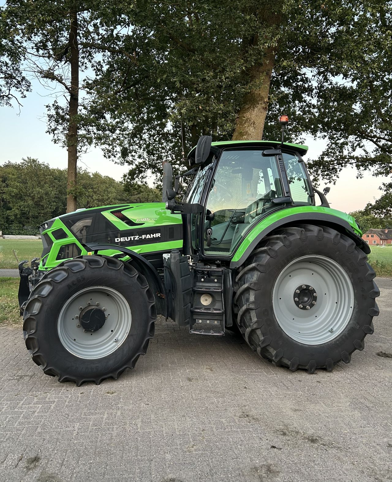 Deutz Fahr Agrotron 6185 TTV