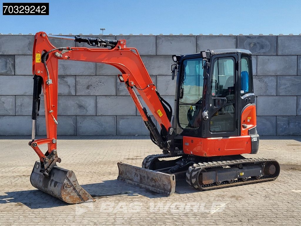 Kubota U36 -4 3 Buckets